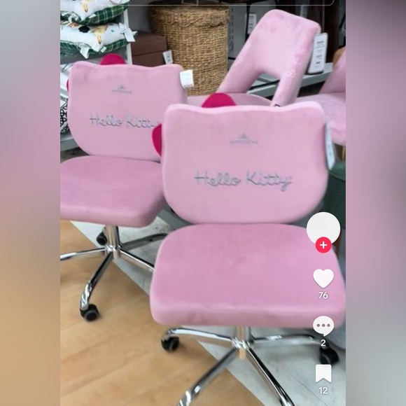 Hello Kitty, famous TikTok chair - Picture 5 of 5